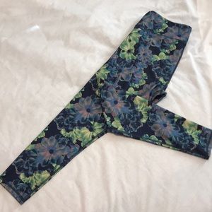 Fabletics Powerhold Leggings MED Athletic Floral